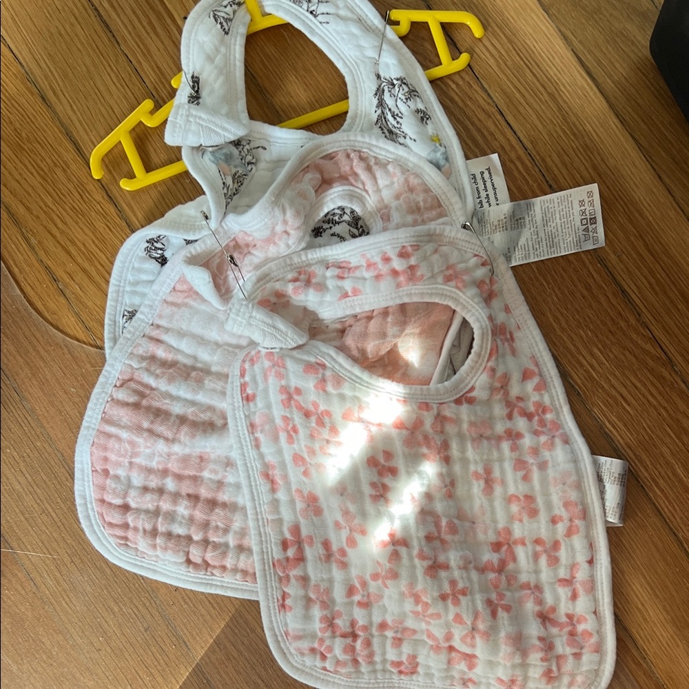 NWOT pack of 3 Aden & Anais muslin bibs